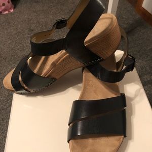 Dansko Lindsay wedge sandal